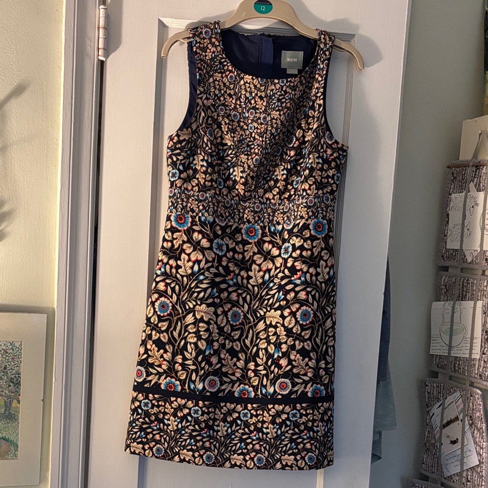 Maeve Fitted Dress from Anthropologie. Beautiful cut and fabric. Sz 6.